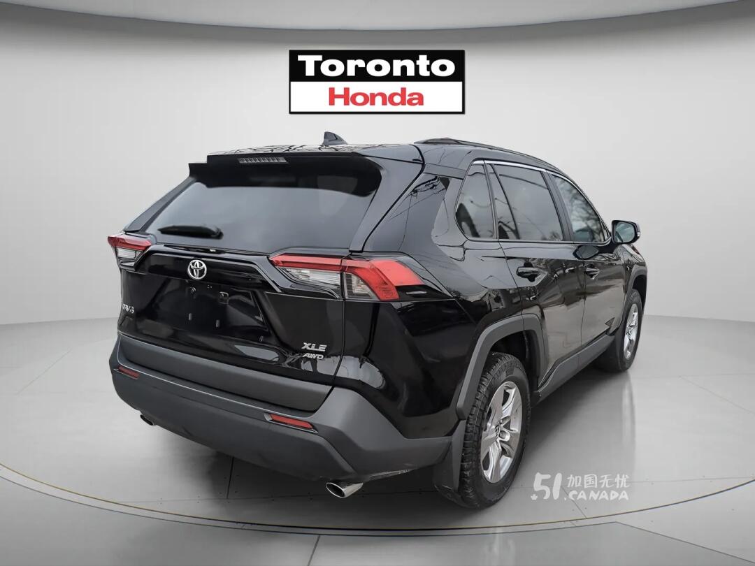 2025 Toyota RAV 4 view 3