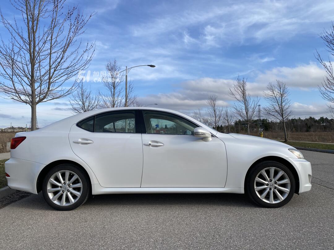 2009 Lexus IS 250 view 4