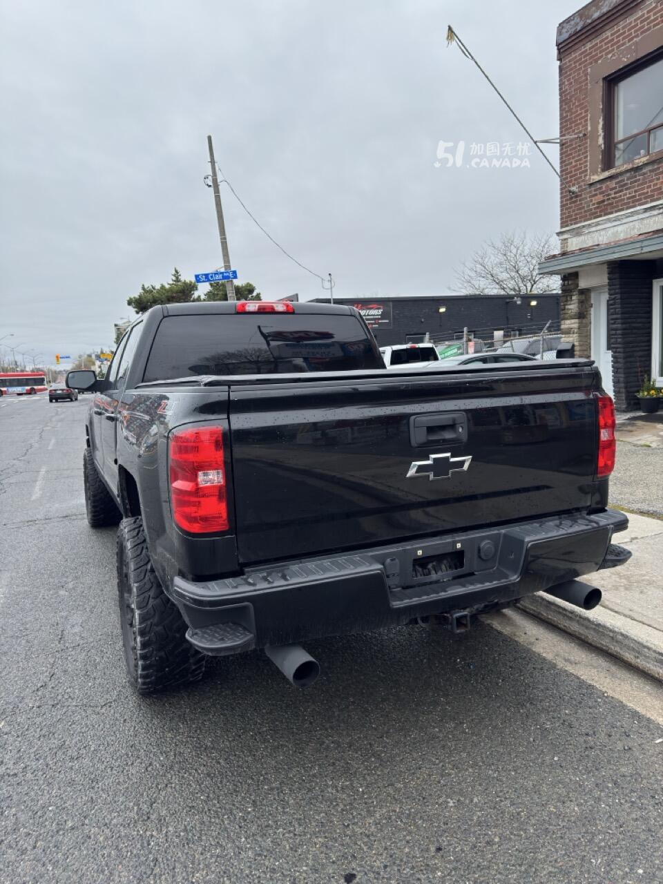 2017 Chevrolet Silverado 1500 view 8