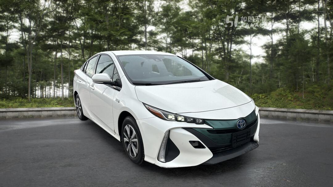 2018 Toyota Prius Prime view 2