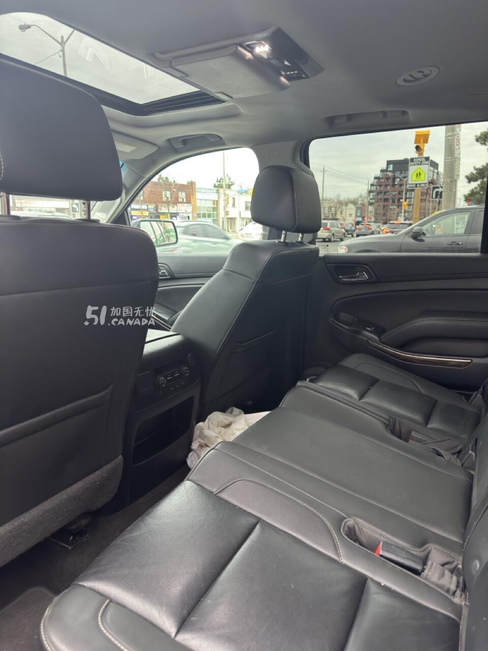 2018 Chevrolet Suburban view 2
