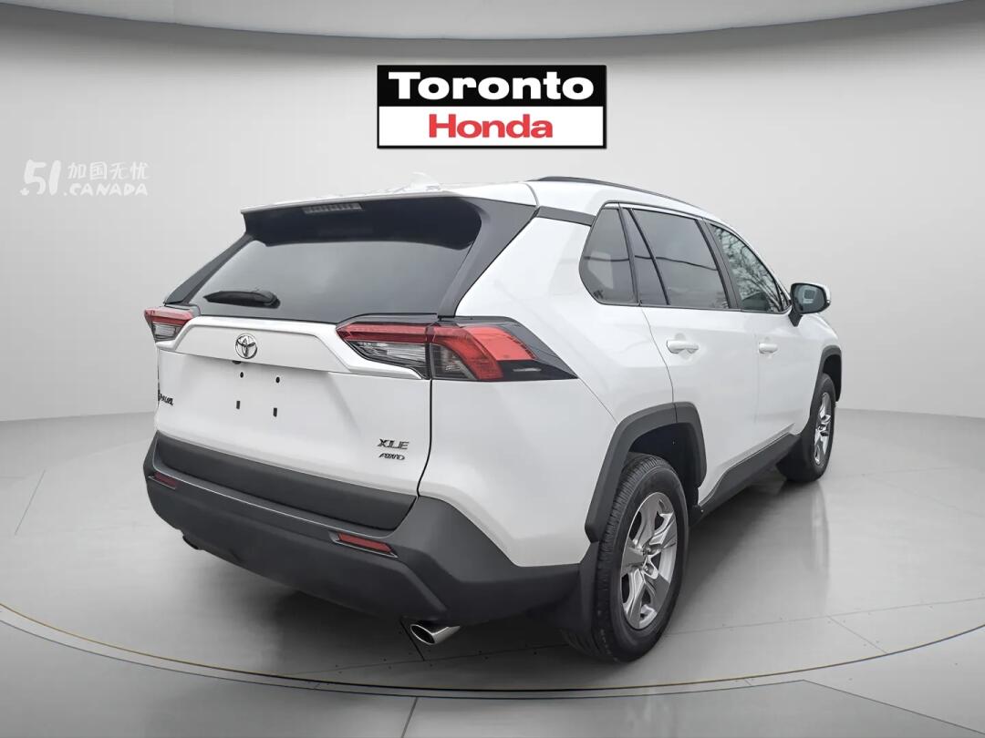 2025 Toyota RAV 4 view 3