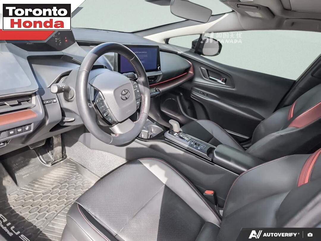 2024 Toyota Prius Prime view 8