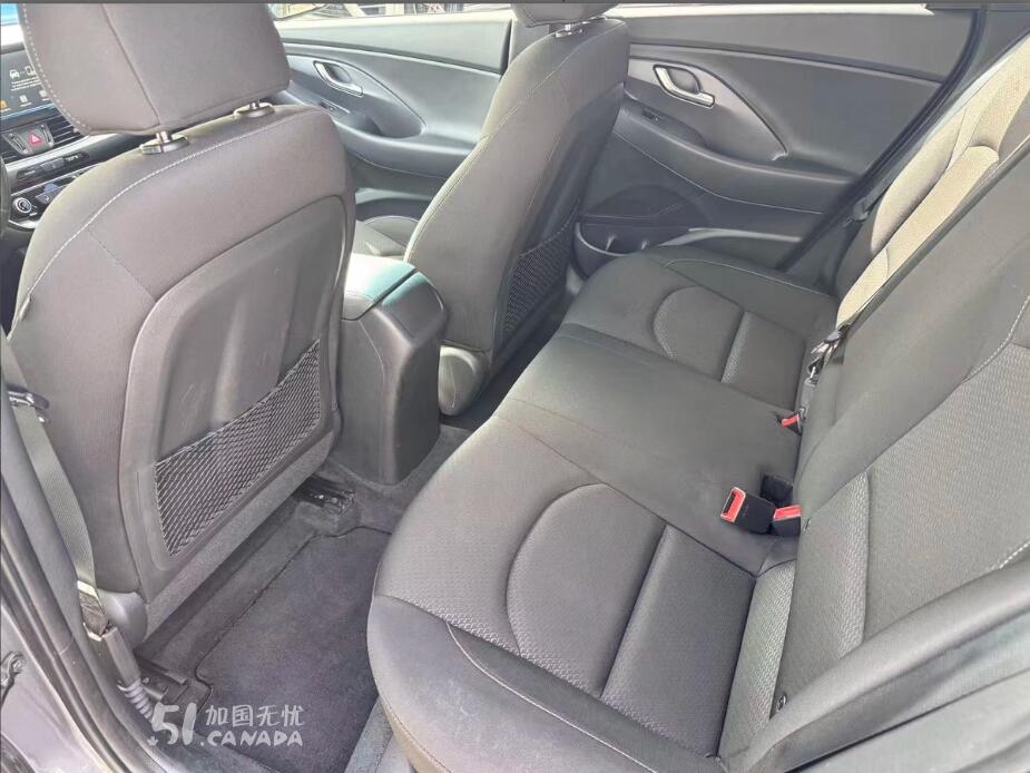 2018 Hyundai Elantra view 10