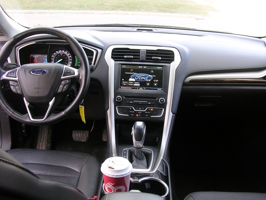 2016 Ford Fusion view 6