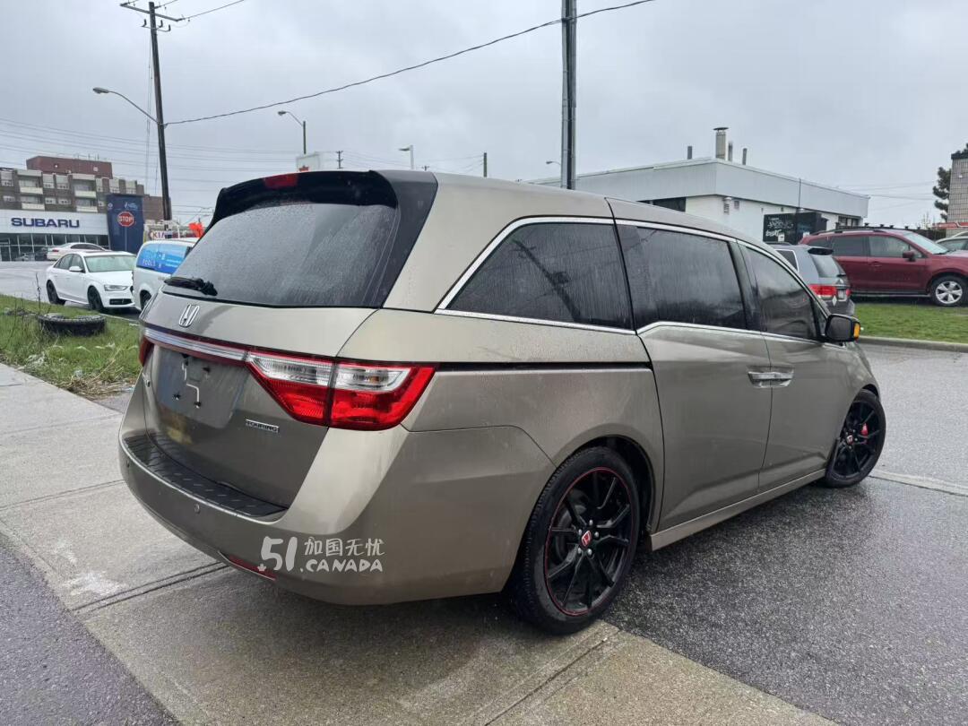 2013 Honda Odyssey view 4