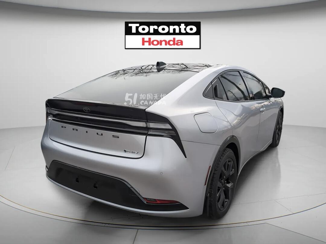 2026 Toyota Prius view 4