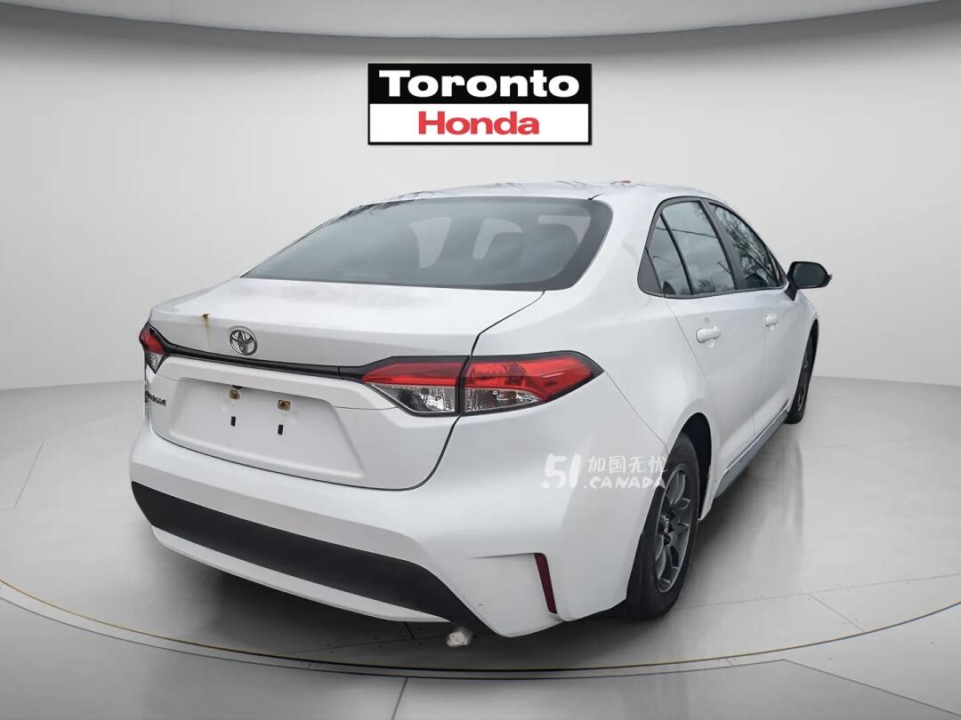 2020 Toyota Corolla view 3
