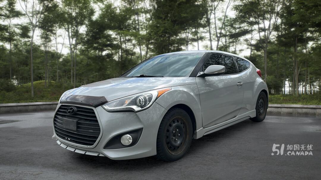 2013 Hyundai Veloster view 1