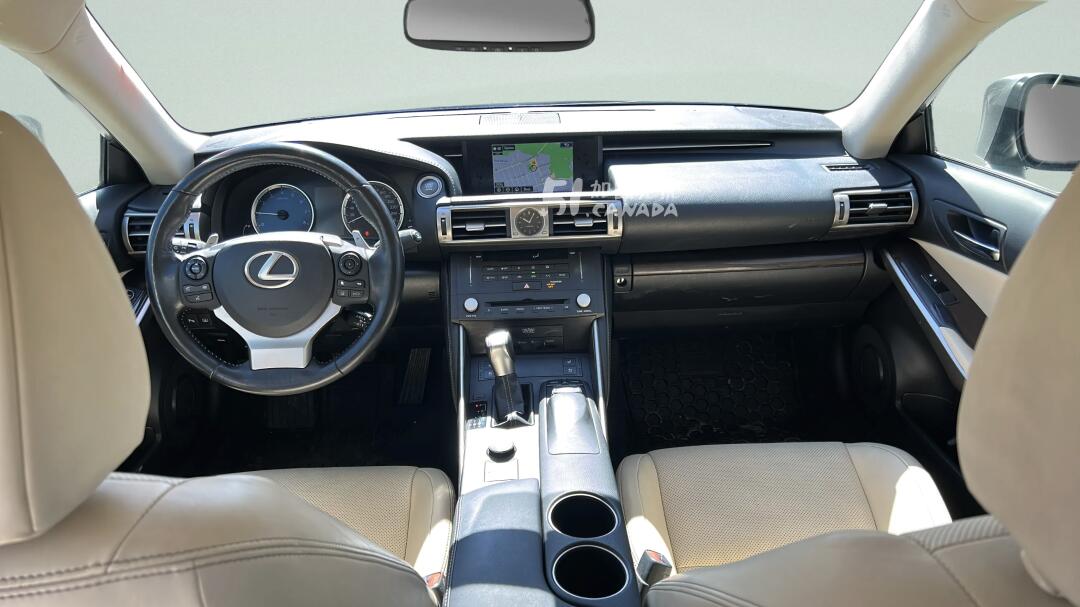 2015 Lexus IS view 6
