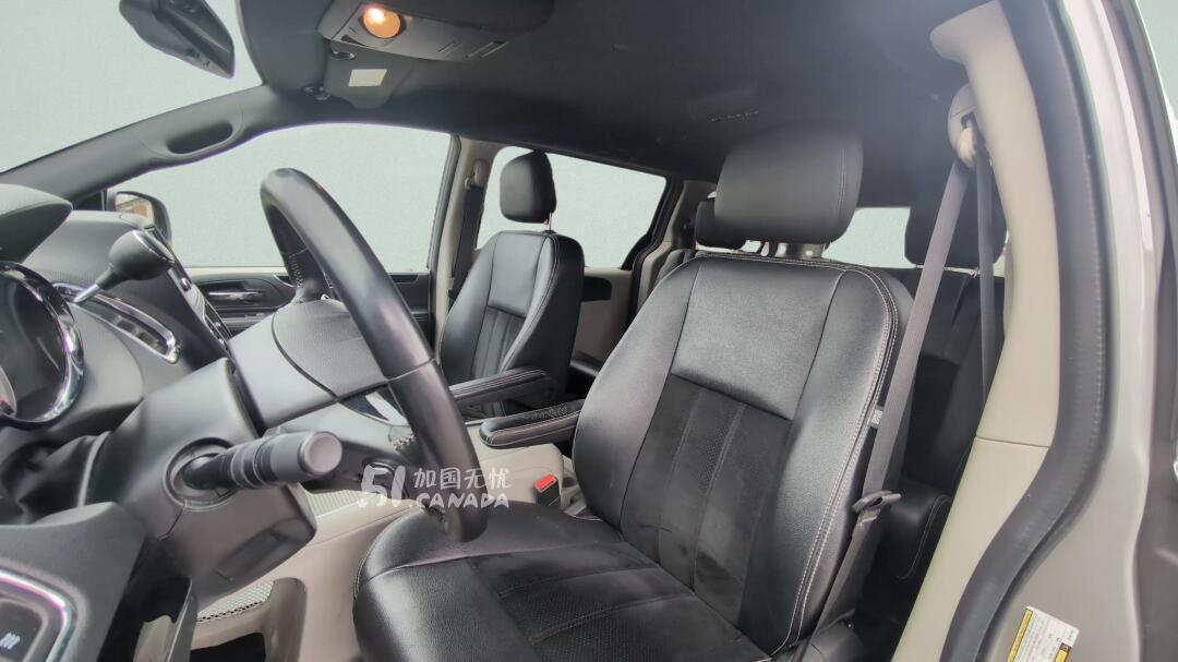 2016 Dodge Grand Caravan view 5