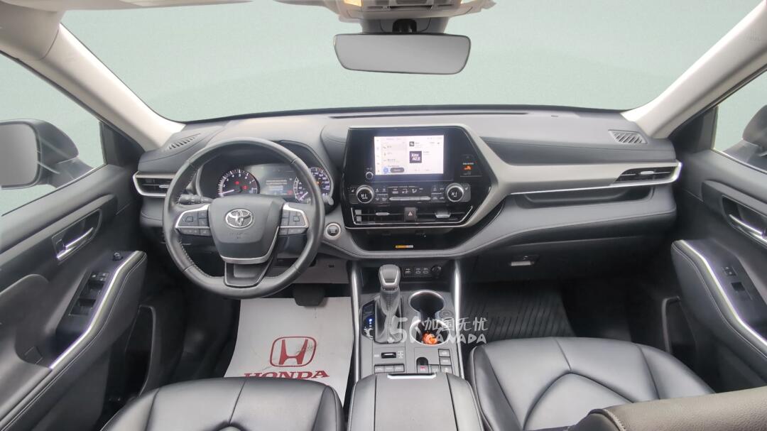 2024 Toyota Highlander view 7