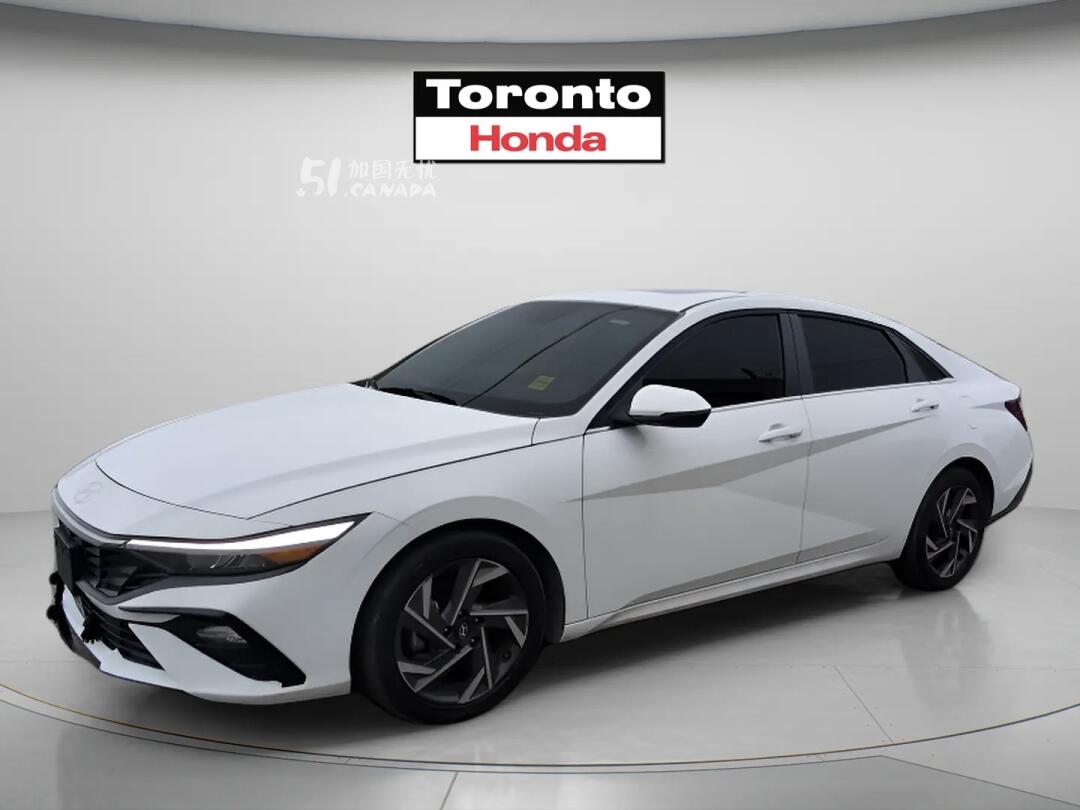 2025 Hyundai Elantra view 2
