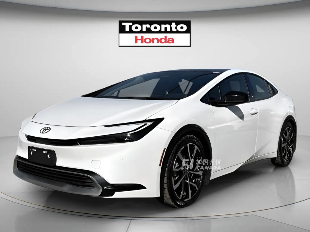 2025 Toyota Prius view 1
