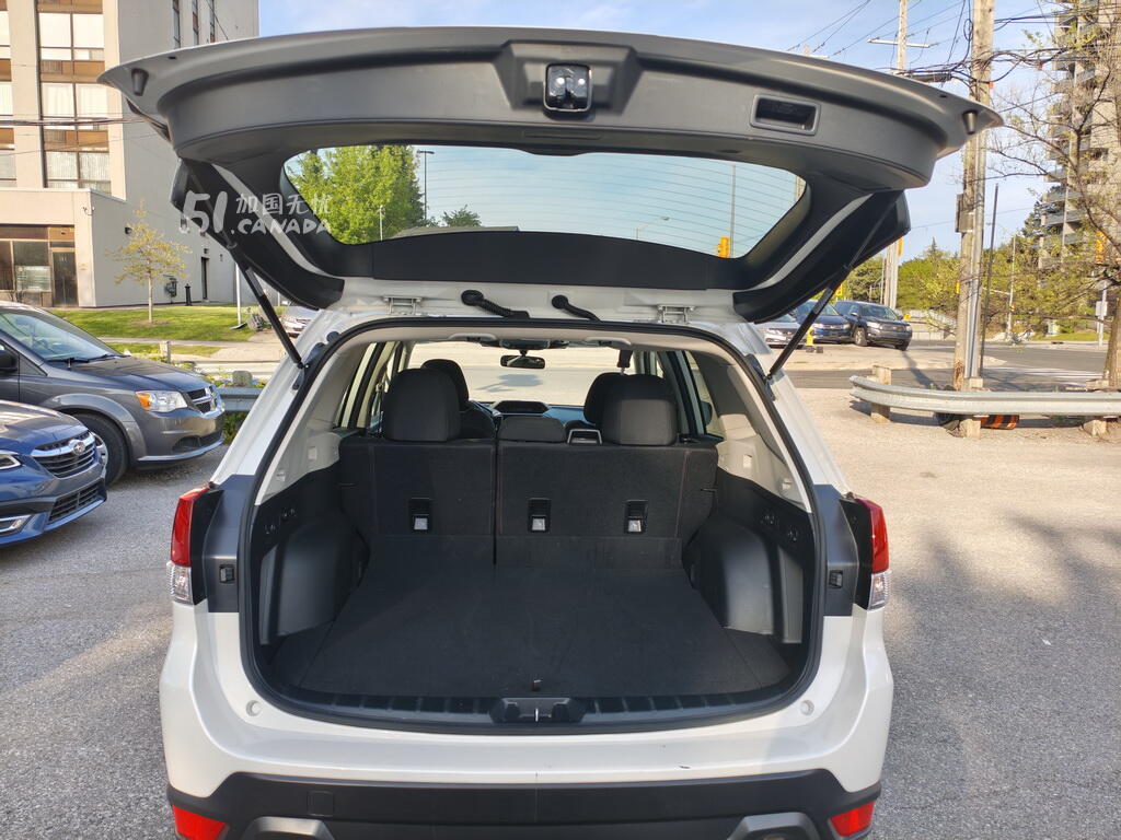 2024 Subaru Forester view 8