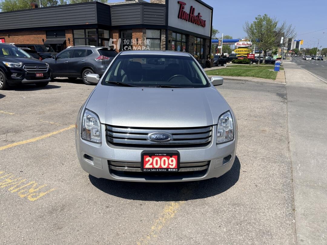 2009 Ford Fusion view 2