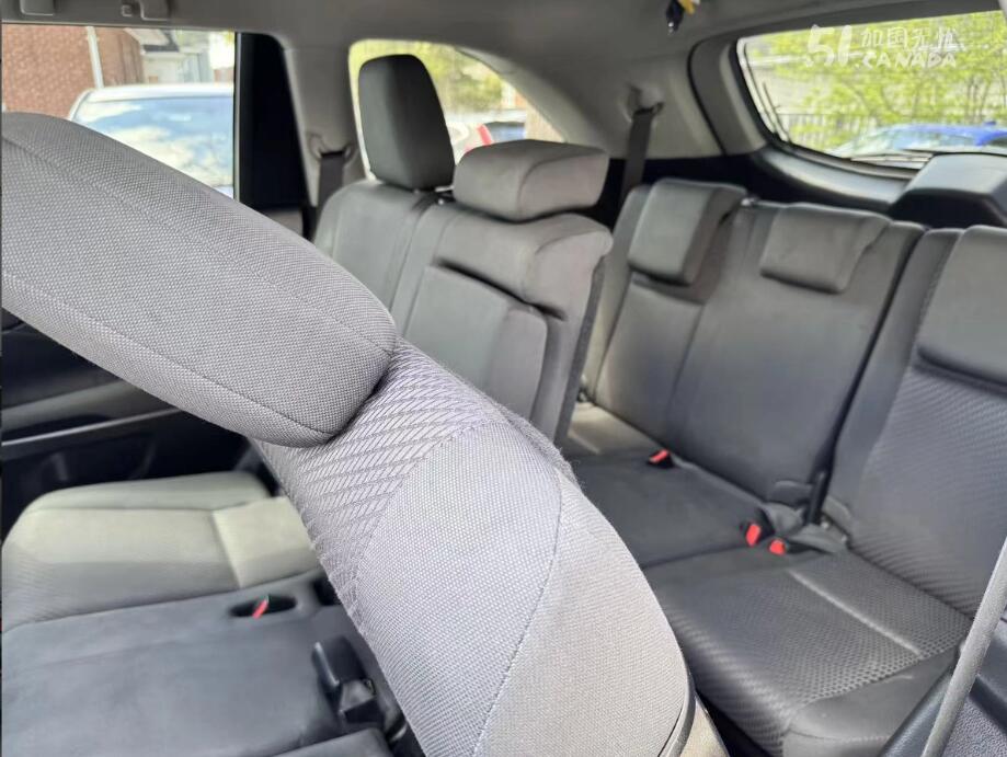 2019 Toyota Highlander view 8