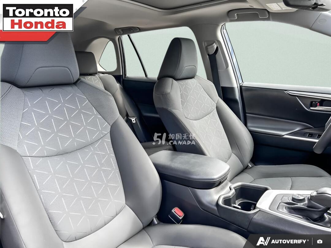 2023 Toyota RAV 4 view 6