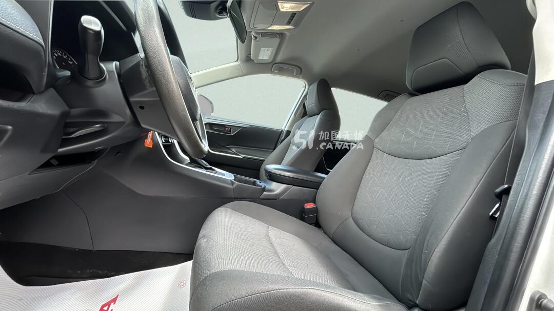 2022 Toyota RAV 4 view 6