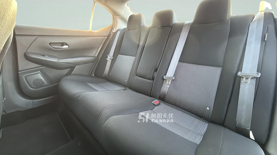 2021 Nissan Sentra view 8