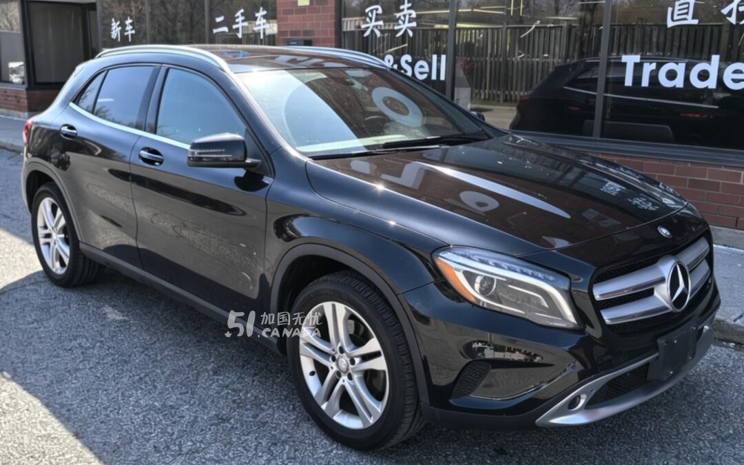 2015 Mercedes-Benz GLA view 4