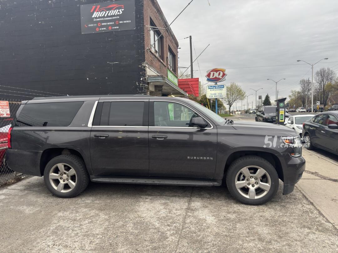 2018 Chevrolet Suburban view 6