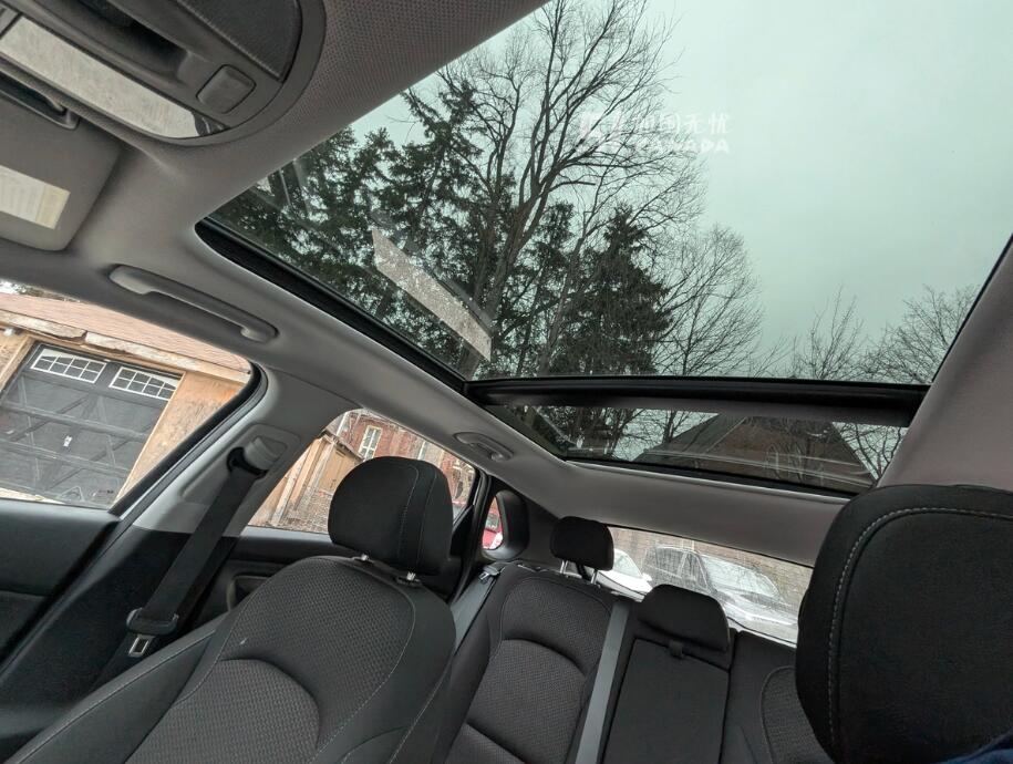 2018 Hyundai Elantra view 10