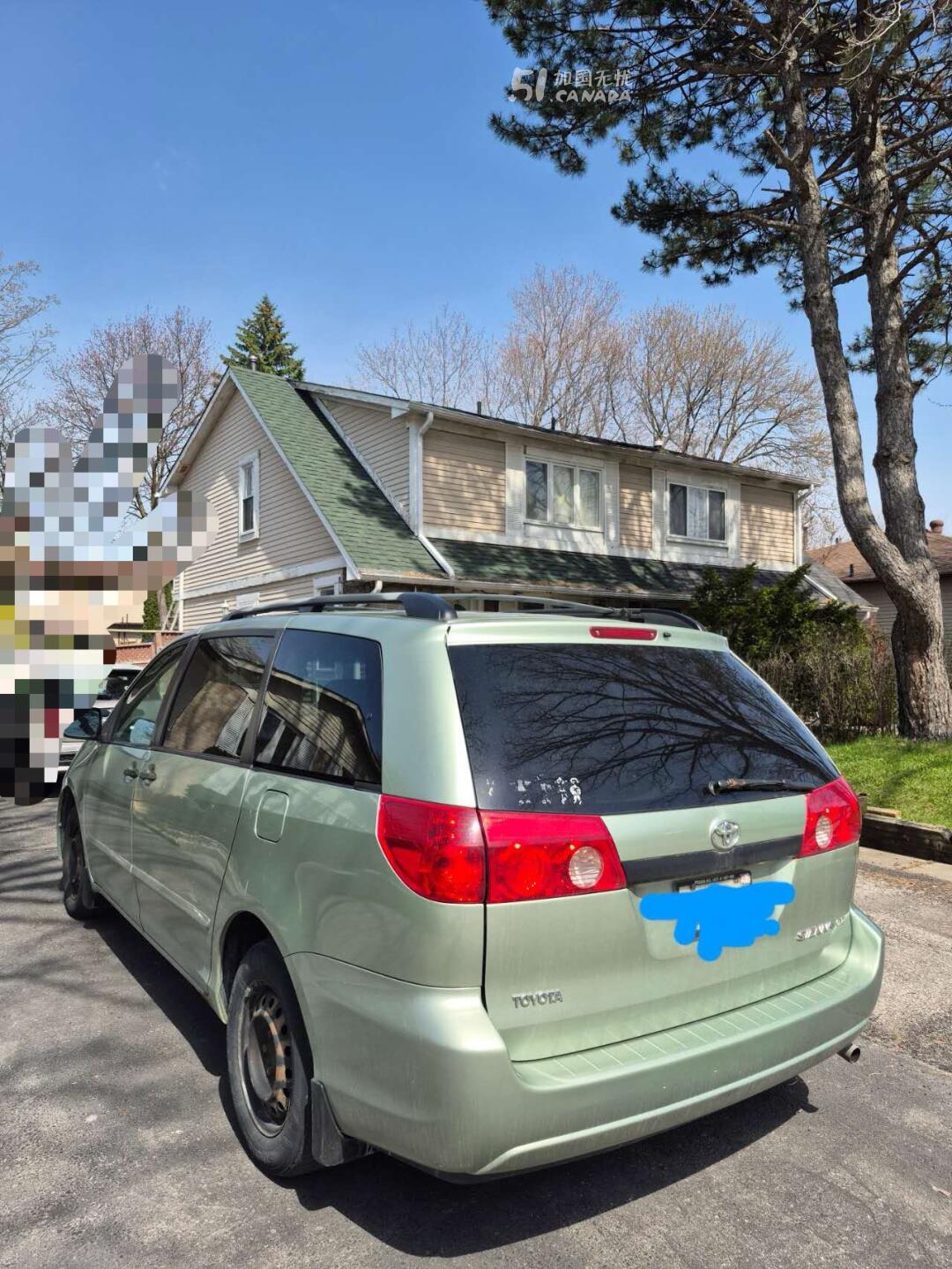 2007 Toyota Sienna view 2