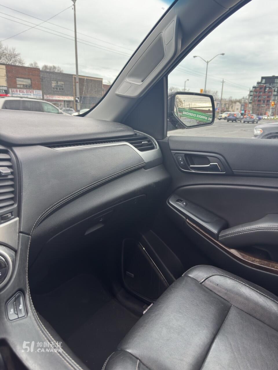 2018 Chevrolet Suburban view 3