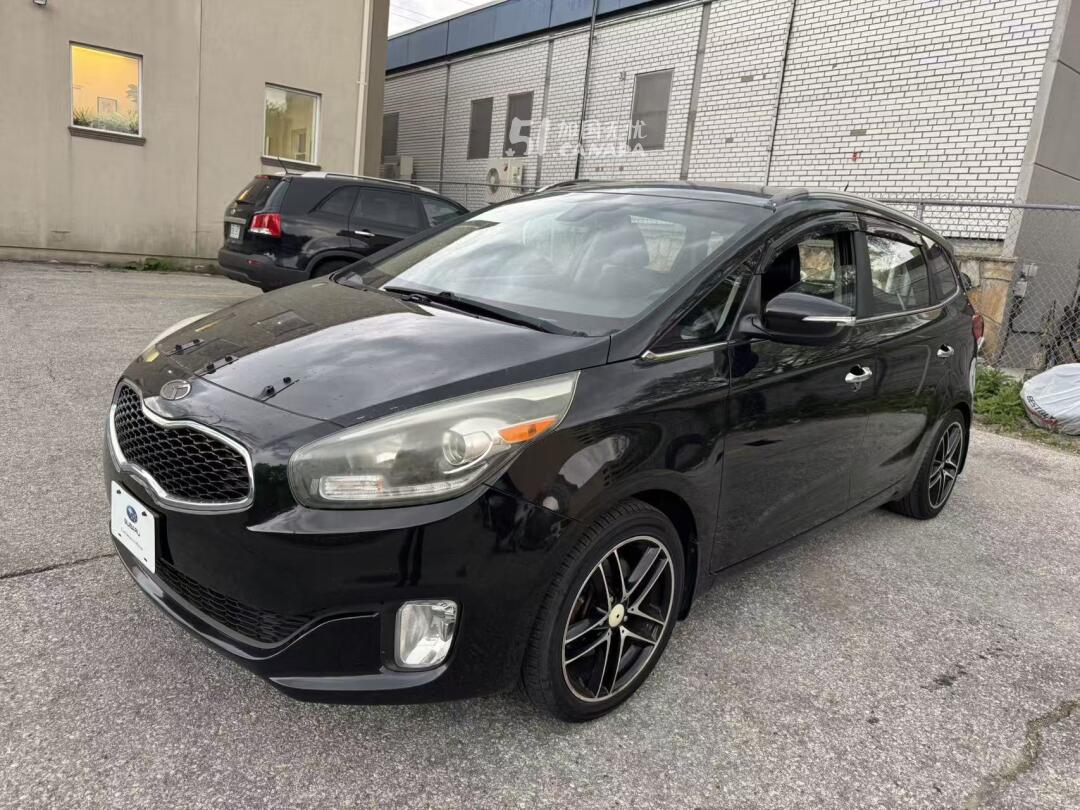 2014 Kia Rondo view 3