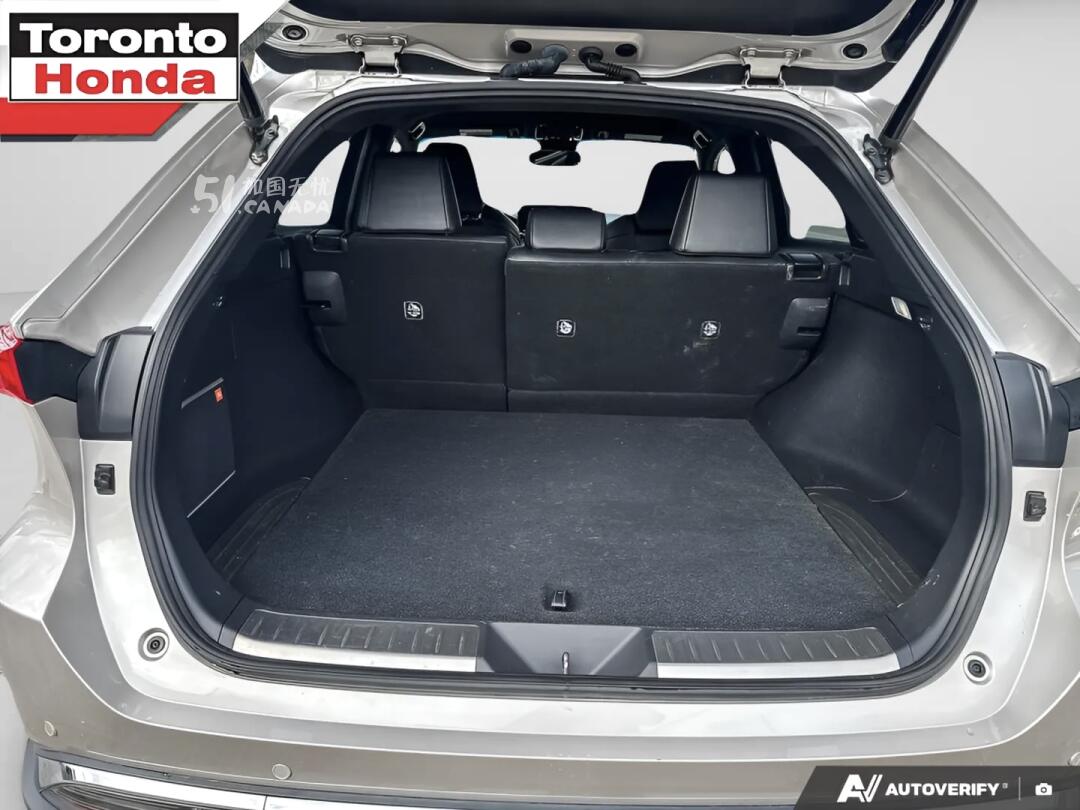 2022 Toyota Venza view 10