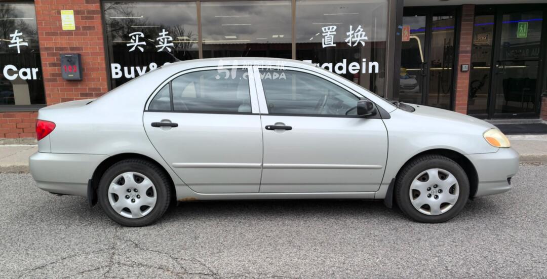 2004 Toyota Corolla view 3