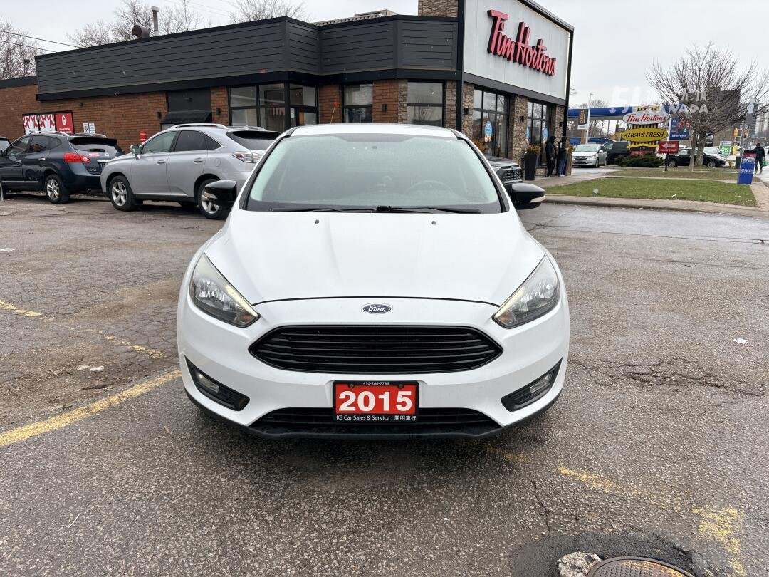 2015 Ford Focus view 2
