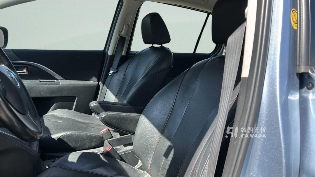 2013 Mazda 5 view 6
