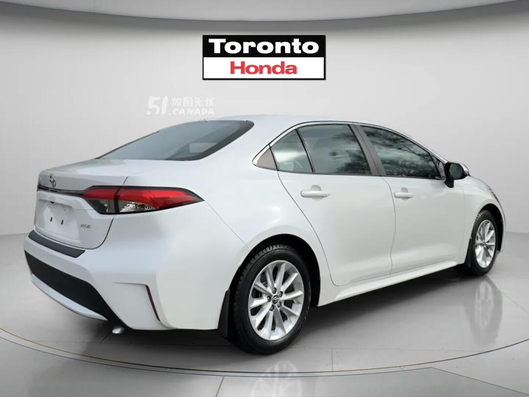 2020 Toyota Corolla view 3