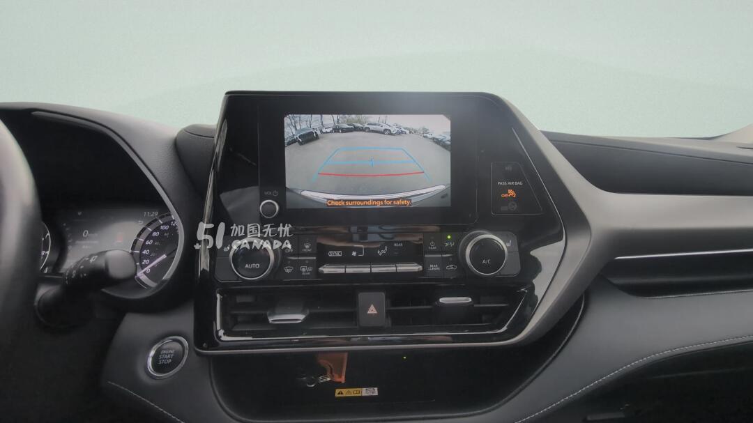 2023 Toyota Highlander view 6