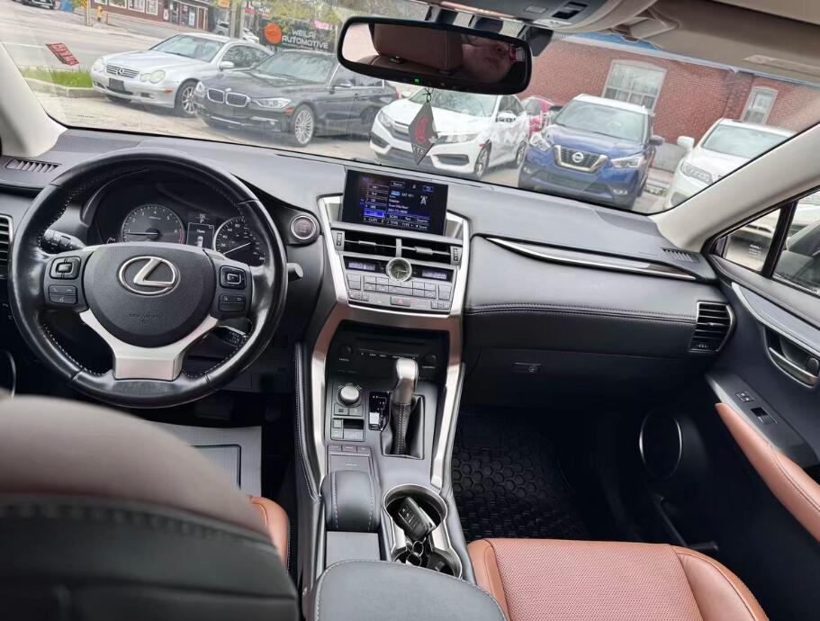 2016 Lexus NX 200t view 9