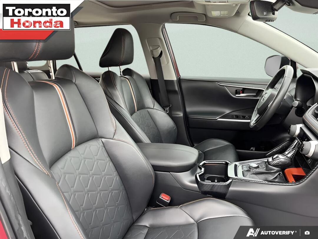 2022 Toyota RAV 4 view 5