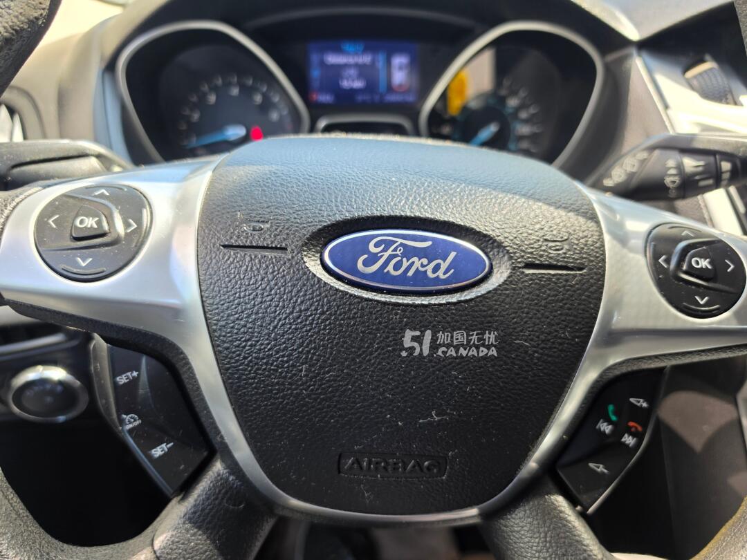 2013 Ford Focus view 9
