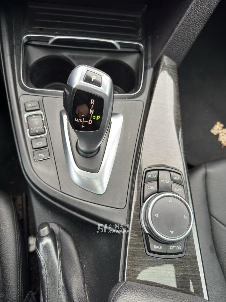 2017 BMW 3 Series view 3