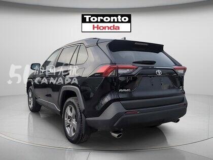 2024 Toyota RAV 4 view 4