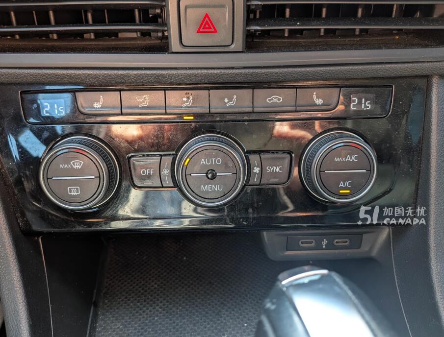 2021 Volkswagen Jetta view 5