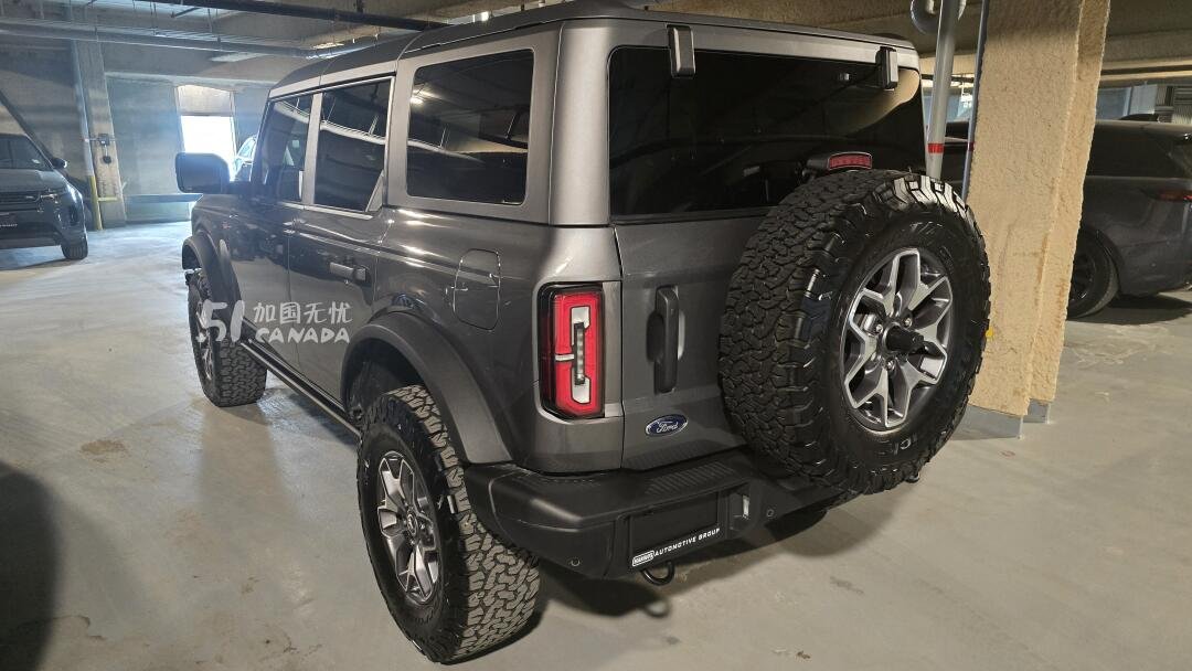 2024 Ford Bronco view 4