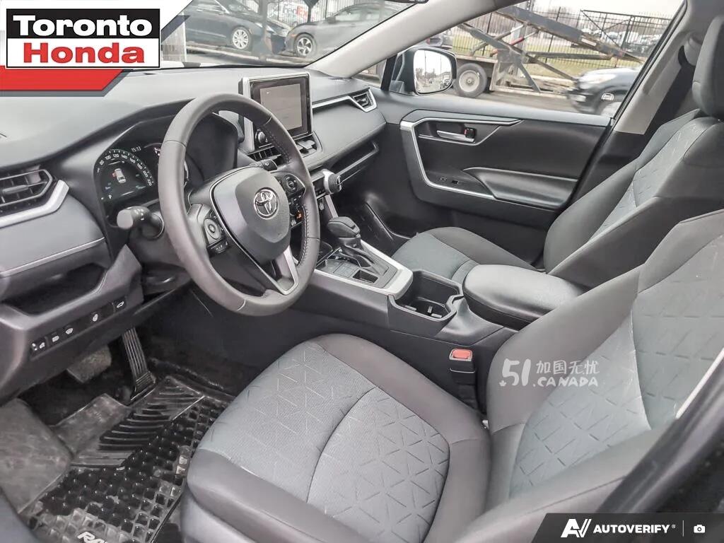 2025 Toyota RAV 4 view 5