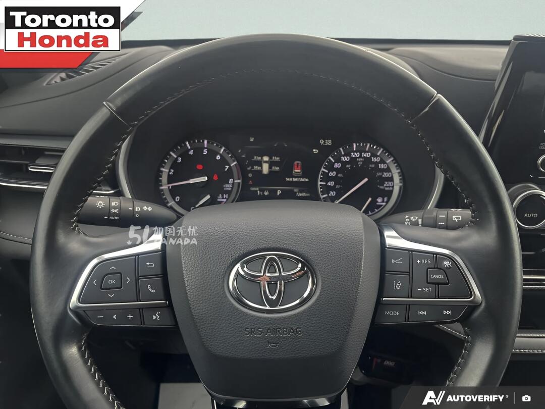 2021 Toyota Highlander view 5
