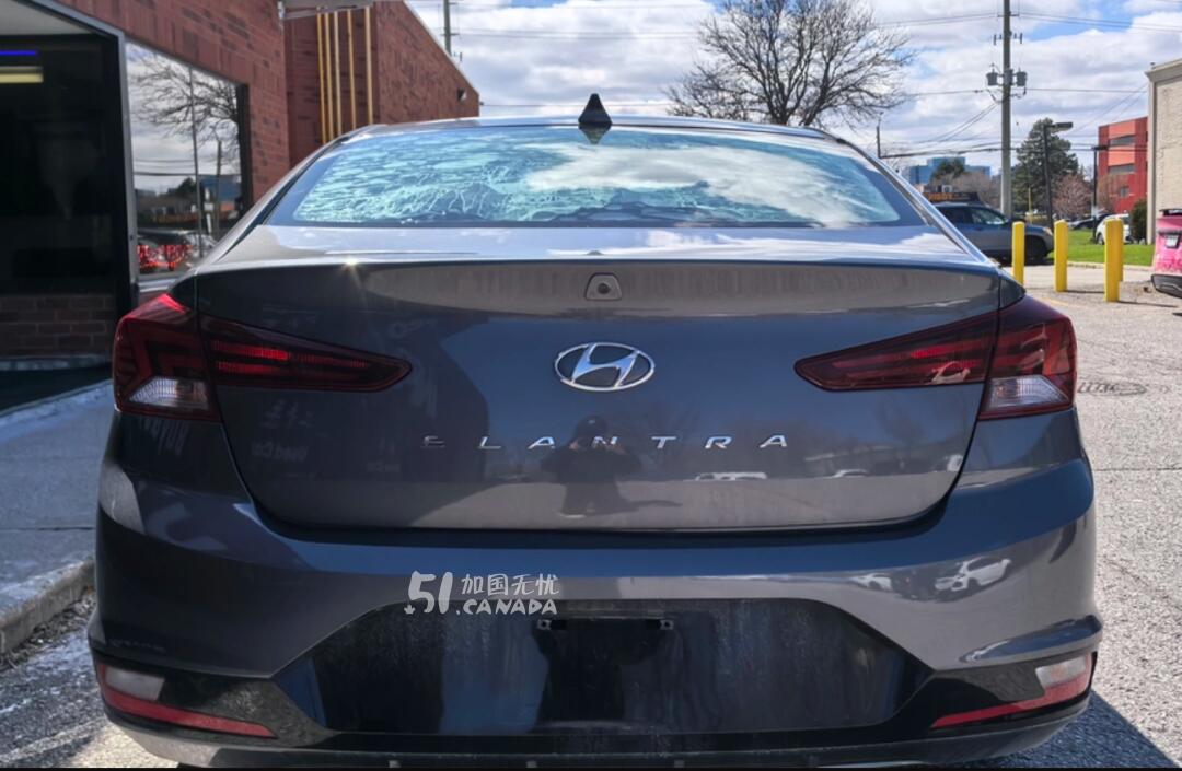 2019 Hyundai Elantra view 5