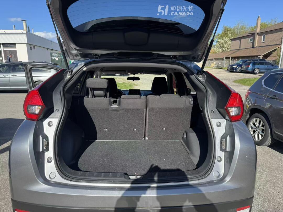 2020 Mitsubishi Eclipse Cross view 9