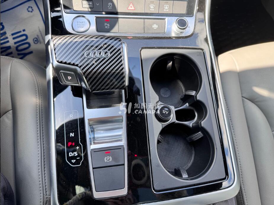 2020 Audi Q7 view 9