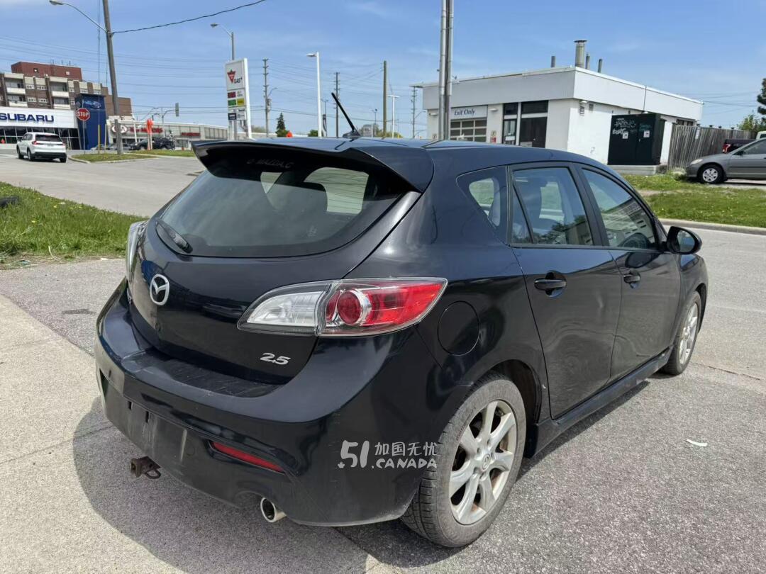 2011 Mazda 3 view 4