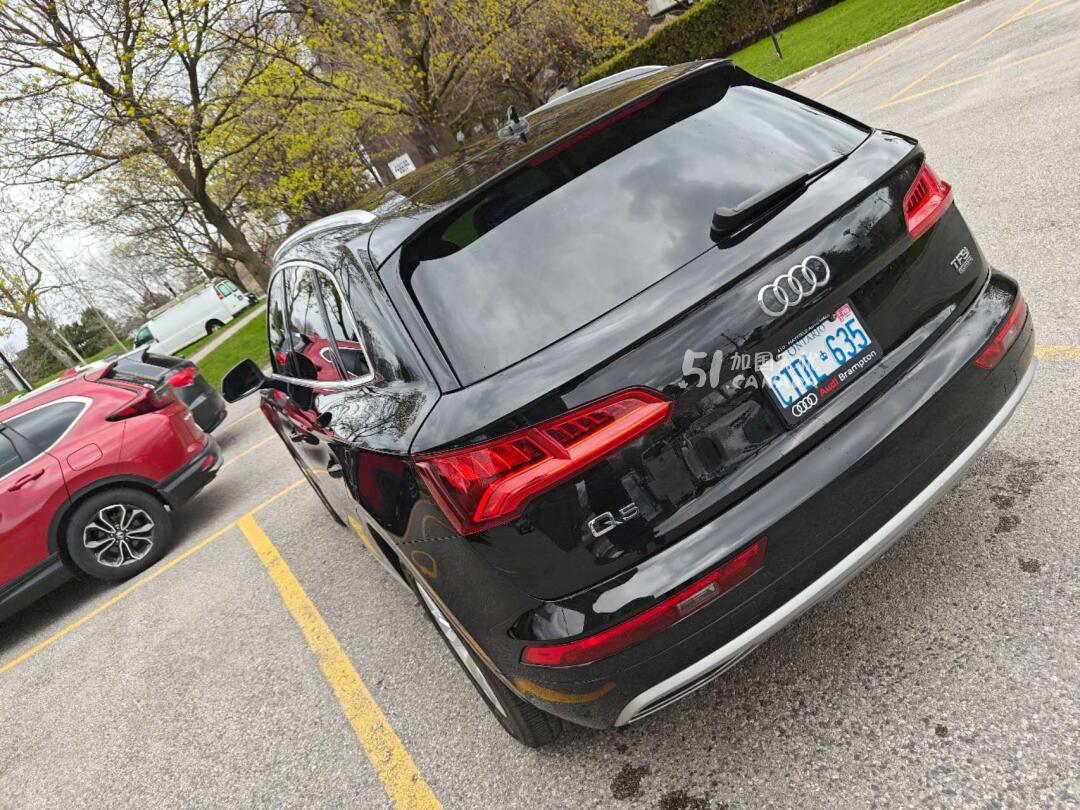 2018 Audi Q5 view 6